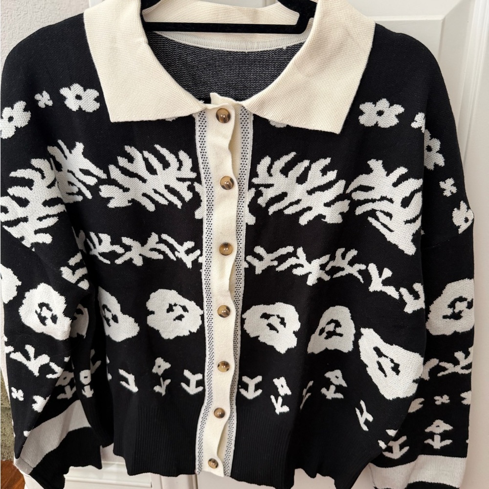 Black and White Patterned Women's Sweater